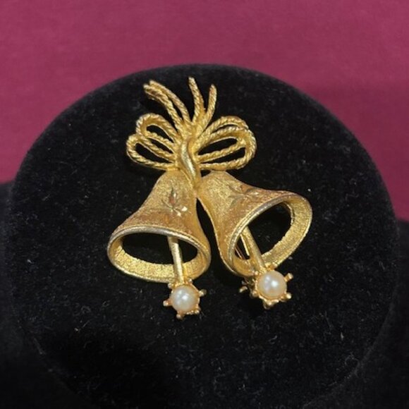 HOLIDAY🎄🎄MAMSELLE Christmas Bells Gold Holiday BROOCH - Picture 3 of 10
